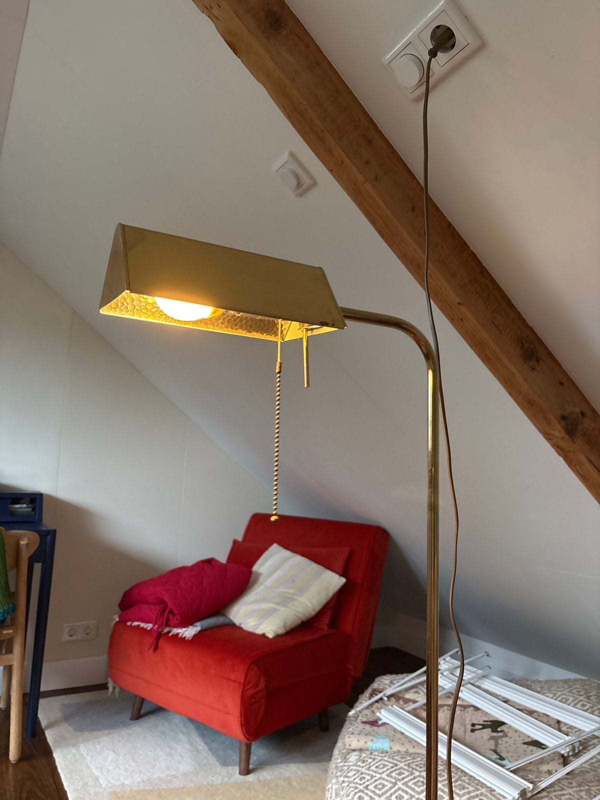 Vintage Messing Vloerlamp met Gouden Kap, Huis en Inrichting, Lampen | Vloerlampen, Ophalen, Gebruikt, 100 tot 150 cm, Overige fittingen