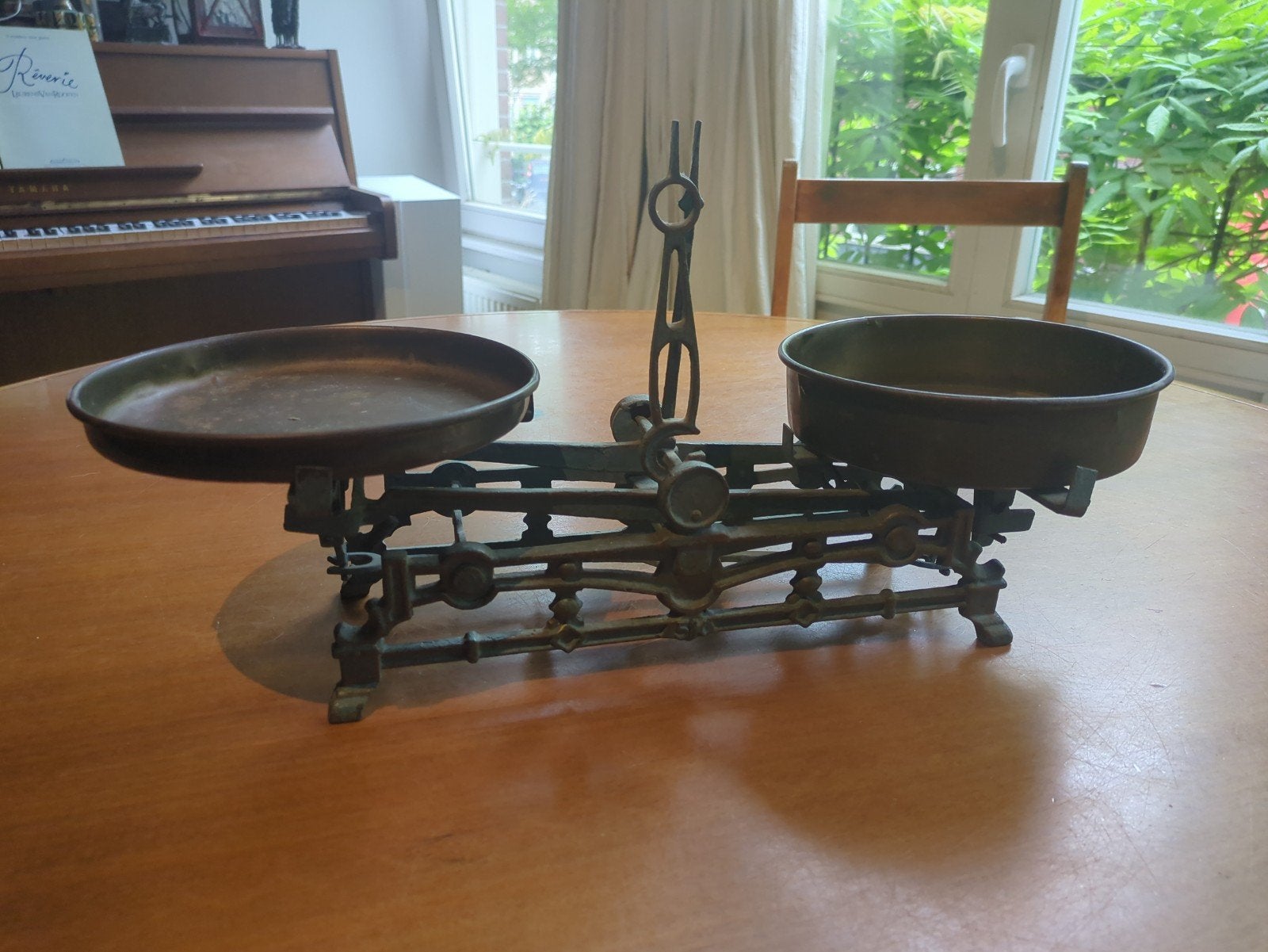Antieke gietijzeren en messing balansweegschaal tot 5 kg, Antiek en Kunst, Ophalen