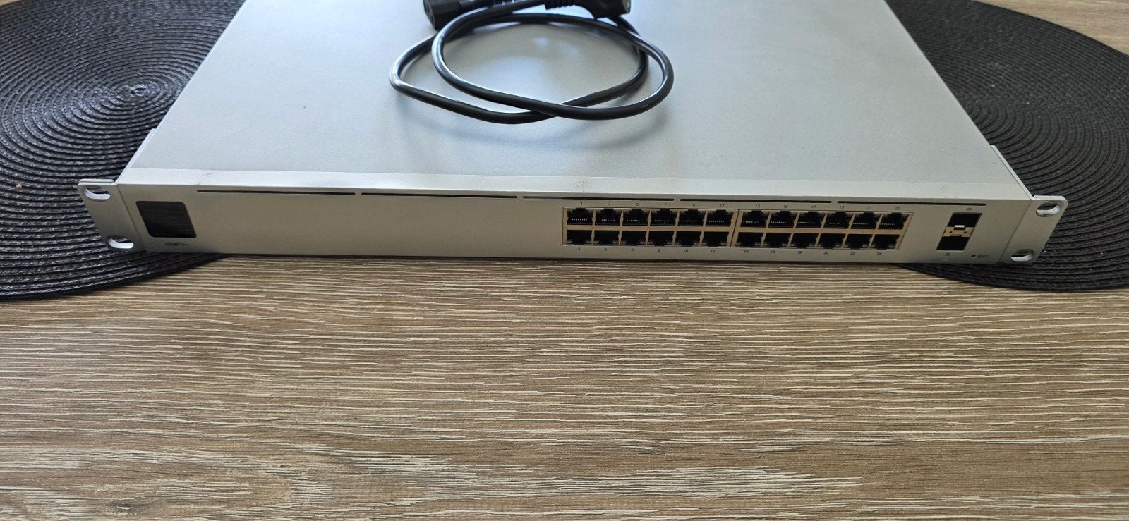 Ubiquiti UniFi Switch Pro 24 (non-PoE), Ophalen, Gebruikt