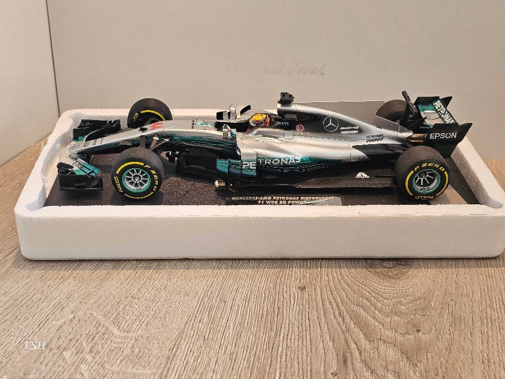 SALE: Mercedes-AMG W08, L. Hamilton # 44, Win GP China 2017., Ophalen of Verzenden, Zo goed als nieuw, Formule 1