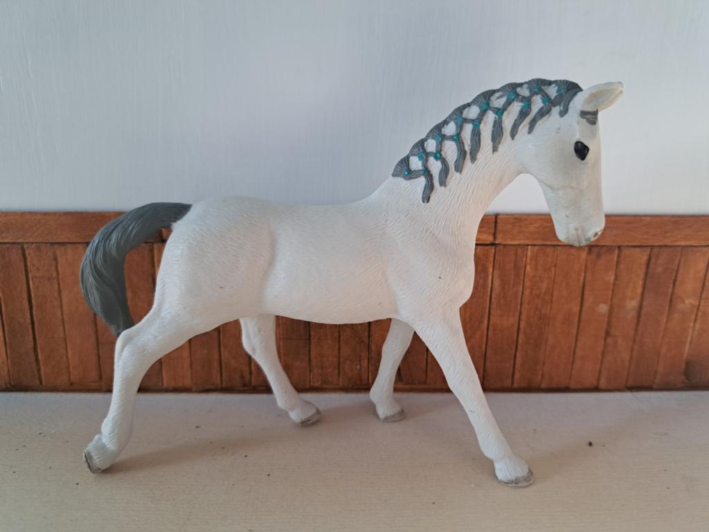 Schleich trakenher merrie, Ophalen of Verzenden, Zo goed als nieuw, Paard, Beeldje of Figuurtje
