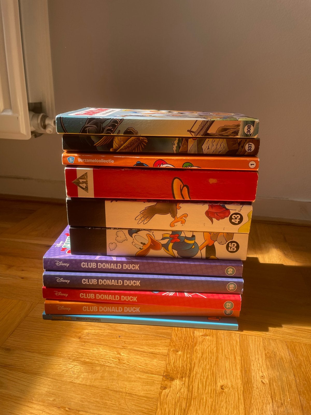 10 Donald Duck pockets, waaronder 4 Club Donald Duck, Meerdere stripboeken, Ophalen of Verzenden, Gelezen