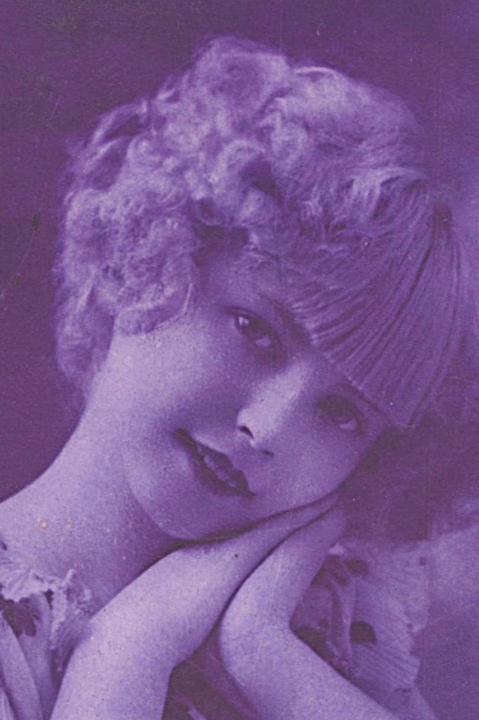967564 Vintage Fantasie Vrouw 1928 Gelopen met zegel, Ophalen of Verzenden, 1920 tot 1940, Gelopen