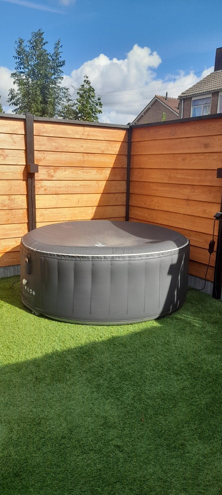 MSpa opblaasbare jacuzzi met afdekzeil, Tuin en Terras, Ophalen, Gebruikt, Afdekzeil, Opblaasbaar