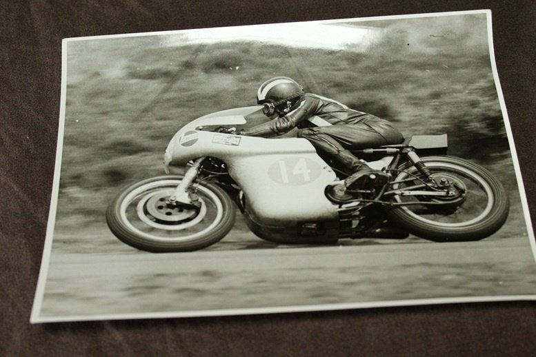 foto Peter Wiliams 350cc racer motorcycle, Ophalen of Verzenden, Gelezen