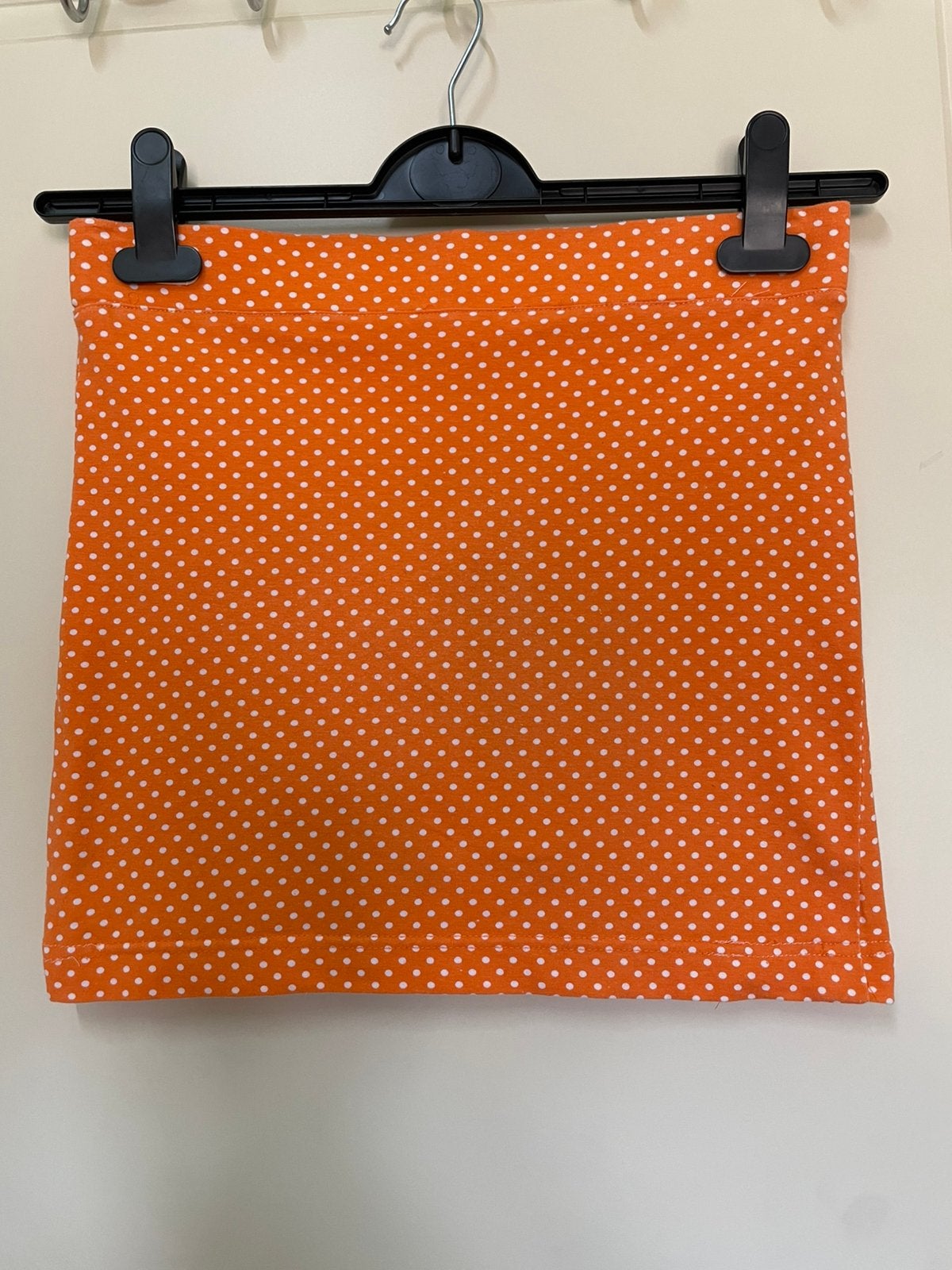 Rokje, oranje met witte stippen, Ophalen of Verzenden, Zo goed als nieuw, Oranje, Boven de knie