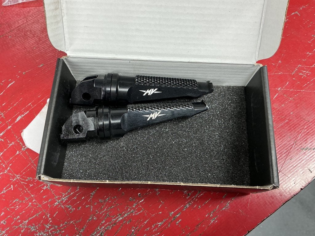 MV AGUSTA CORSE FOOTPEGS KIT, Stallhofnerstraße 3 A-5230 Mattighofen, Press@ktm.com, Nieuw, Ophalen of Verzenden
