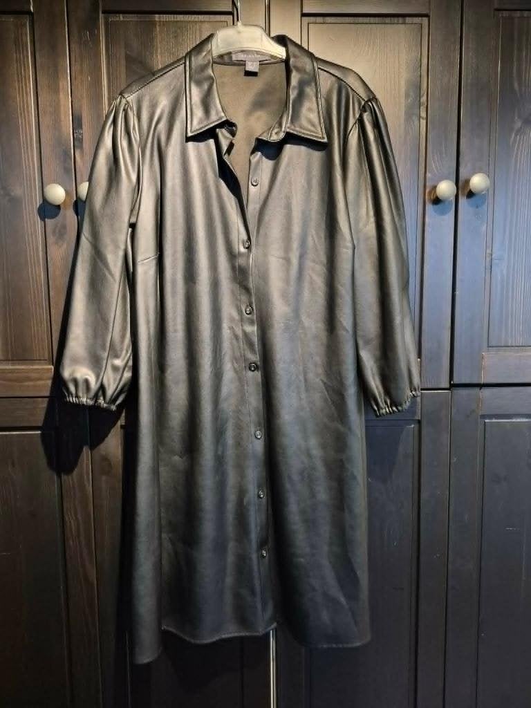 z.g.a.n mooie zwarte immitatie leren jurk maat 40 Primark, Kleding | Dames, Jurken, Maat 38/40 (M), Zwart, Ophalen of Verzenden