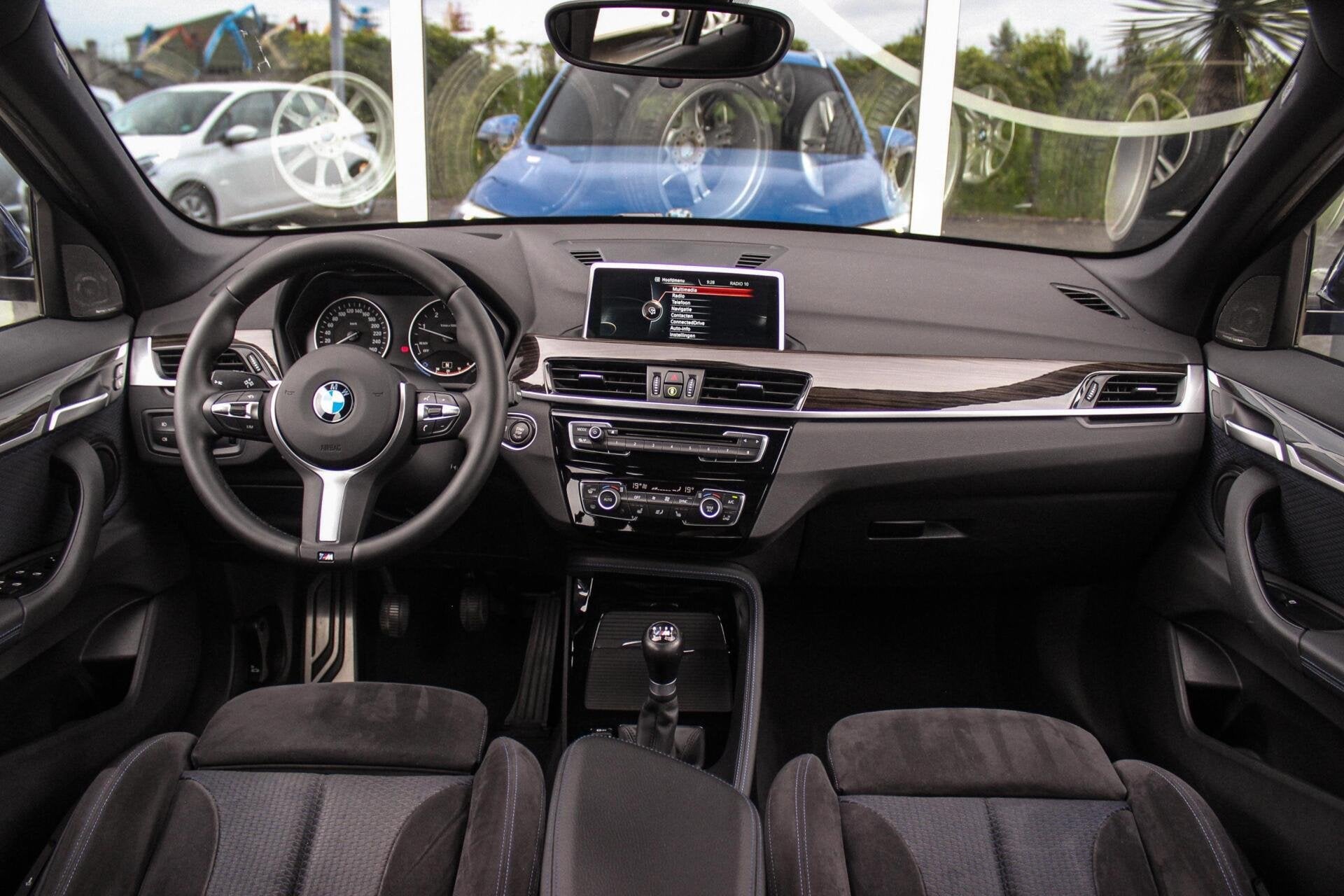 BMW X1 xDrive18d High Executive M Sport | Keyless entry | Ca, Auto's, BMW, 4 cilinders, 150 pk, Alcantara, Bedrijf