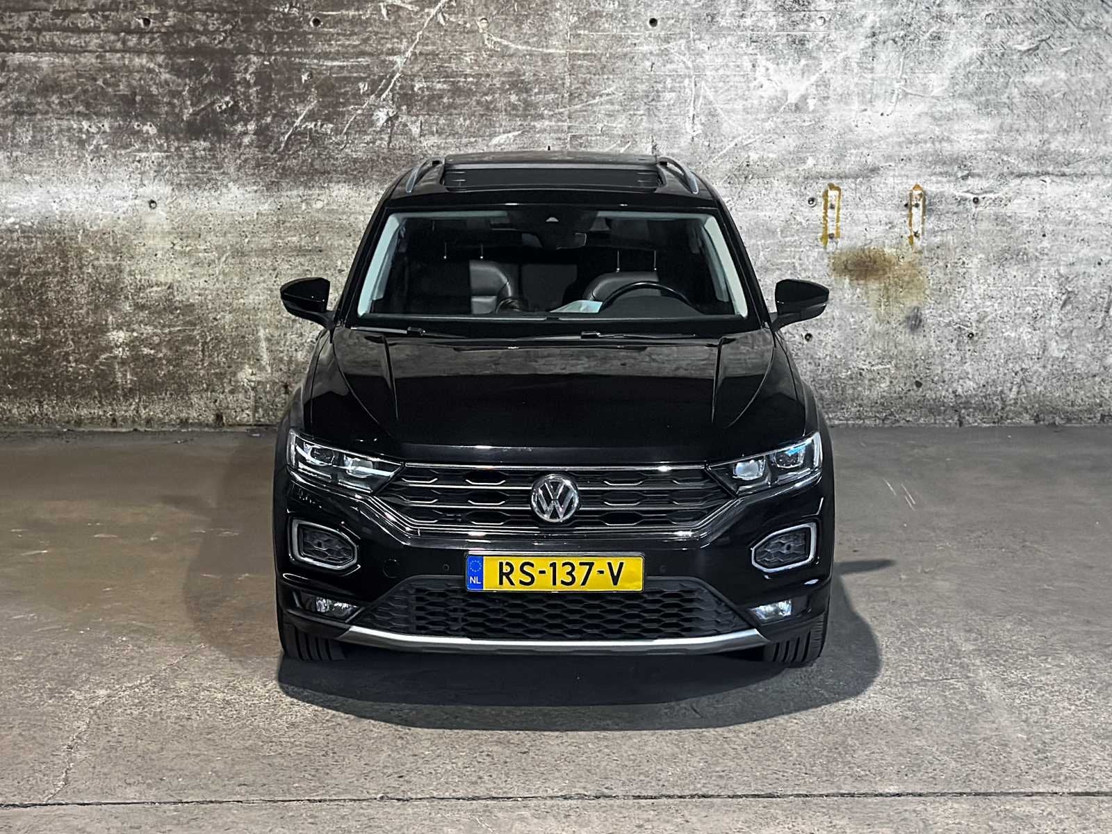 Volkswagen T-Roc 1.0 TSI Style 116pk 2018 (Origineel-NL) 75., Auto's, Volkswagen, Voorwielaandrijving, Gebruikt, Euro 6, Zwart