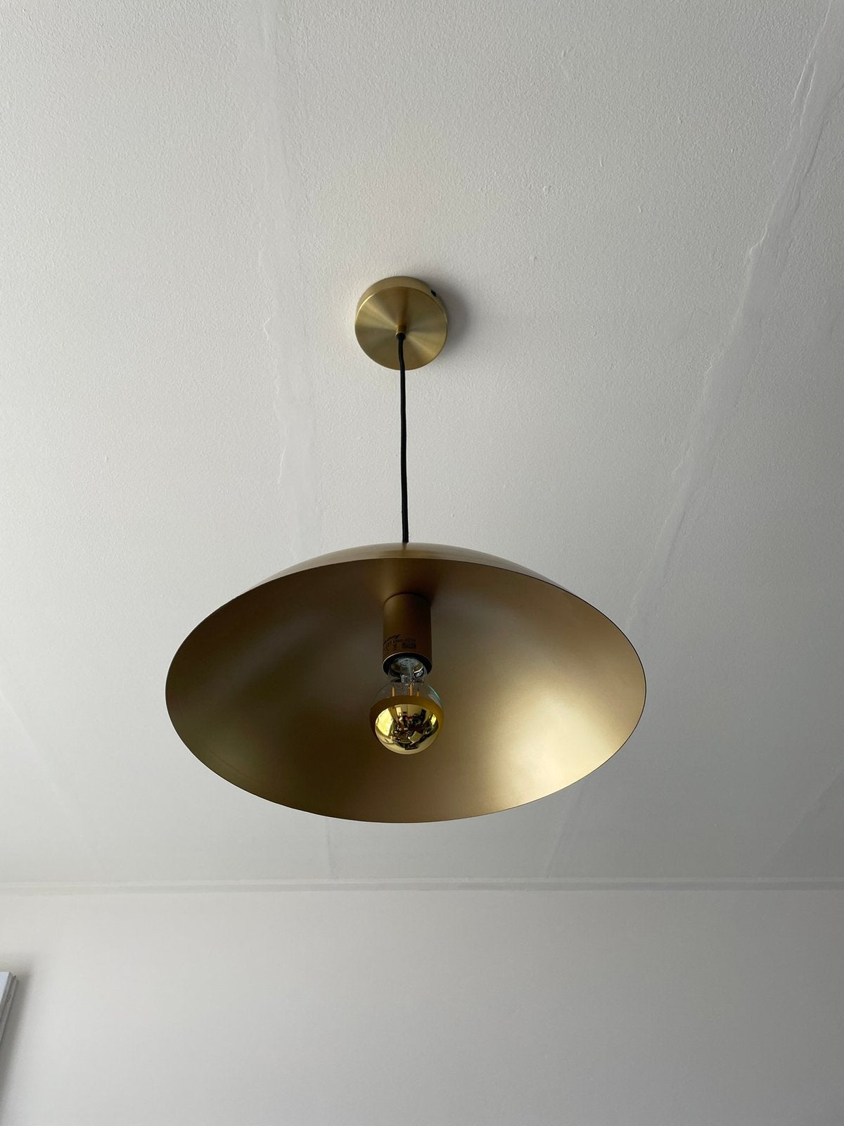 Gouden hanglamp voor boven tafel met 2 bijpassende lampen, Ophalen, Zo goed als nieuw
