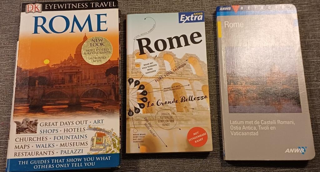 Rome tekst is van het middelste boekje, Europa, Ophalen of Verzenden, Zo goed als nieuw, Reisgids of -boek