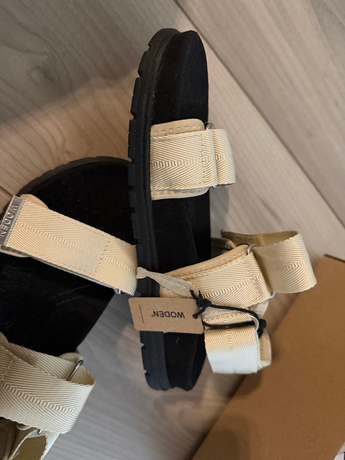 Woden Louisa sandalen - Nieuw in doos - Maat 37 beige ivory, Ophalen of Verzenden, Nieuw, Beige, Sandalen of Muiltjes
