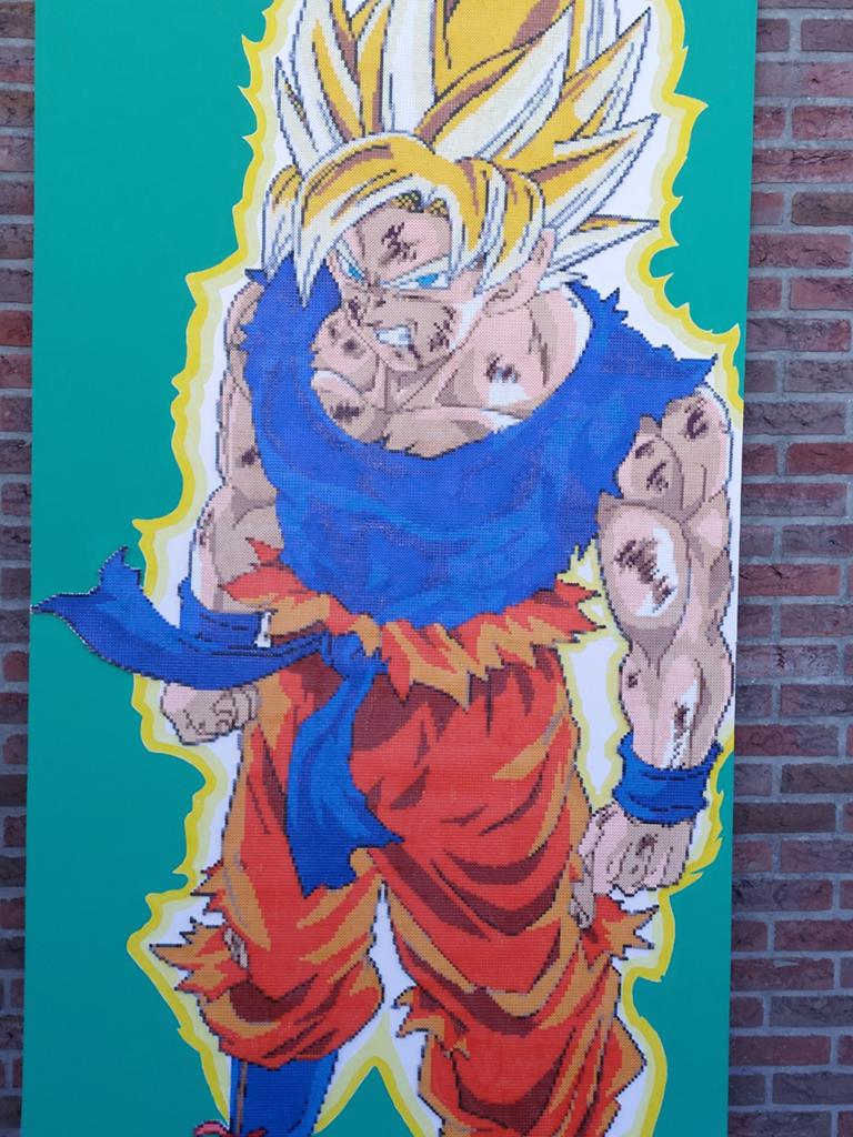LIFE SIZE Dragon Ball Z Saiyan Goku pixel art, Verzamelen, Ophalen, Zo goed als nieuw