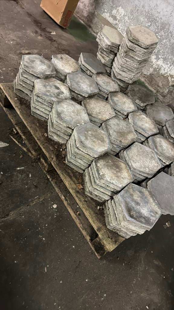 Oude zeshoekige hardsteen tegels, Antiek en Kunst, Antiek | Wandborden en Tegels, Ophalen
