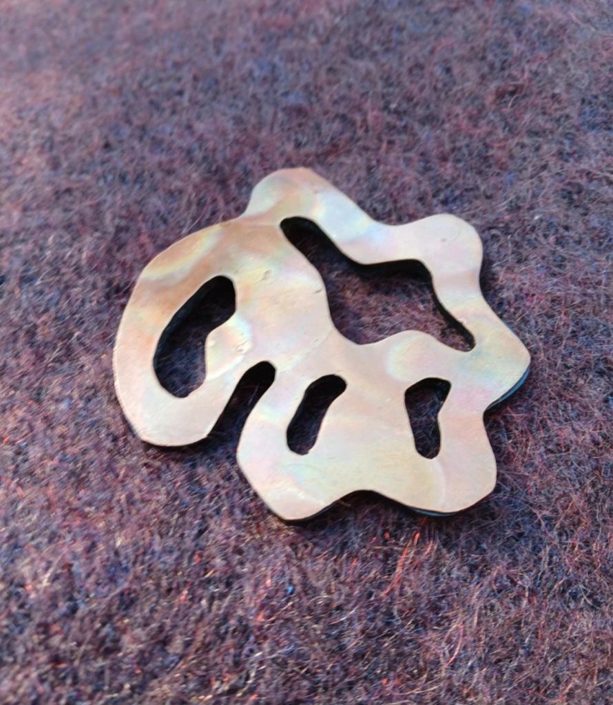 Organische broche, Ophalen of Verzenden, Overige materialen