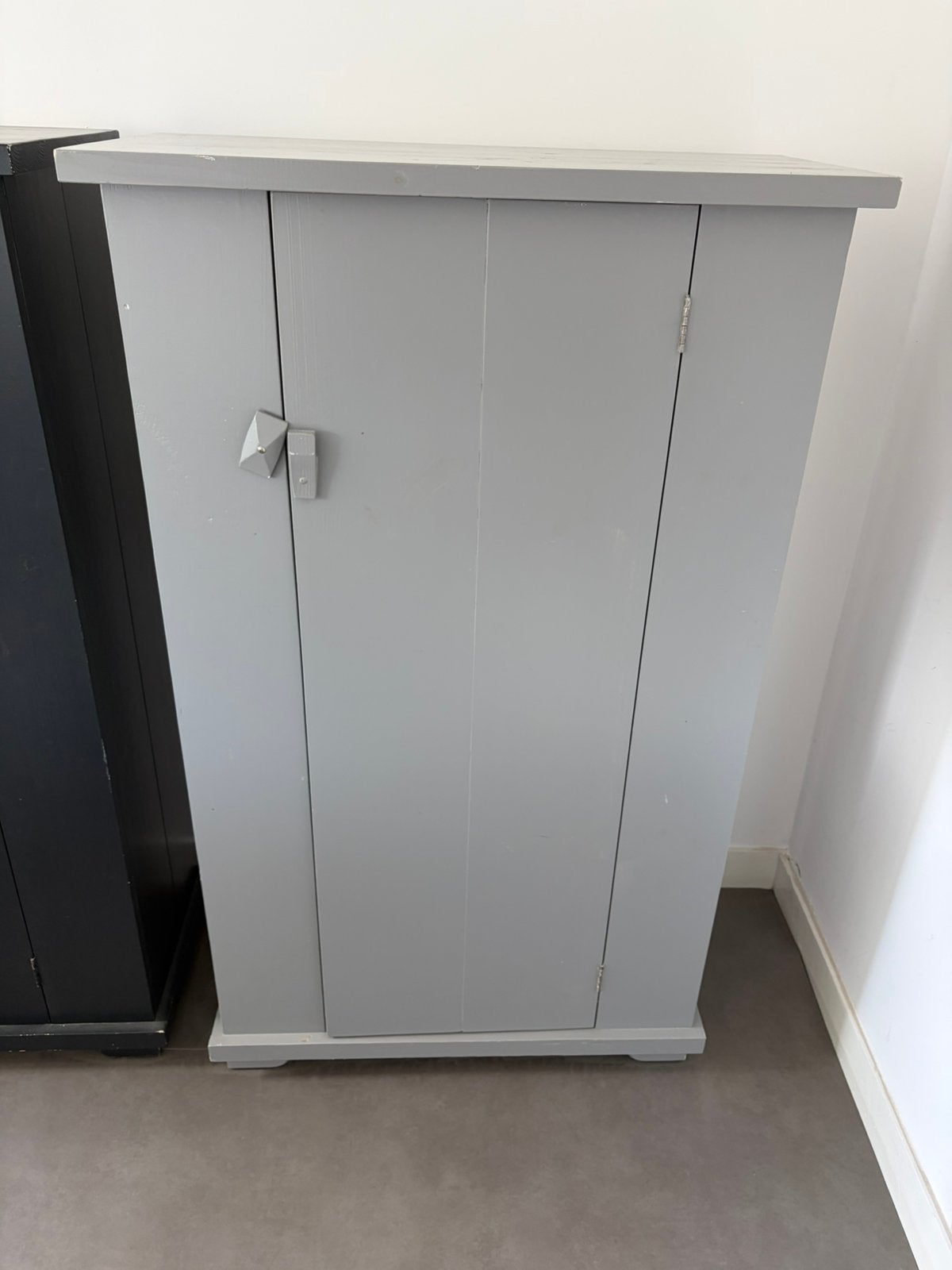 Boerenkast van Woood, Ophalen, Gebruikt, 1 of 2 laden, 100 tot 150 cm