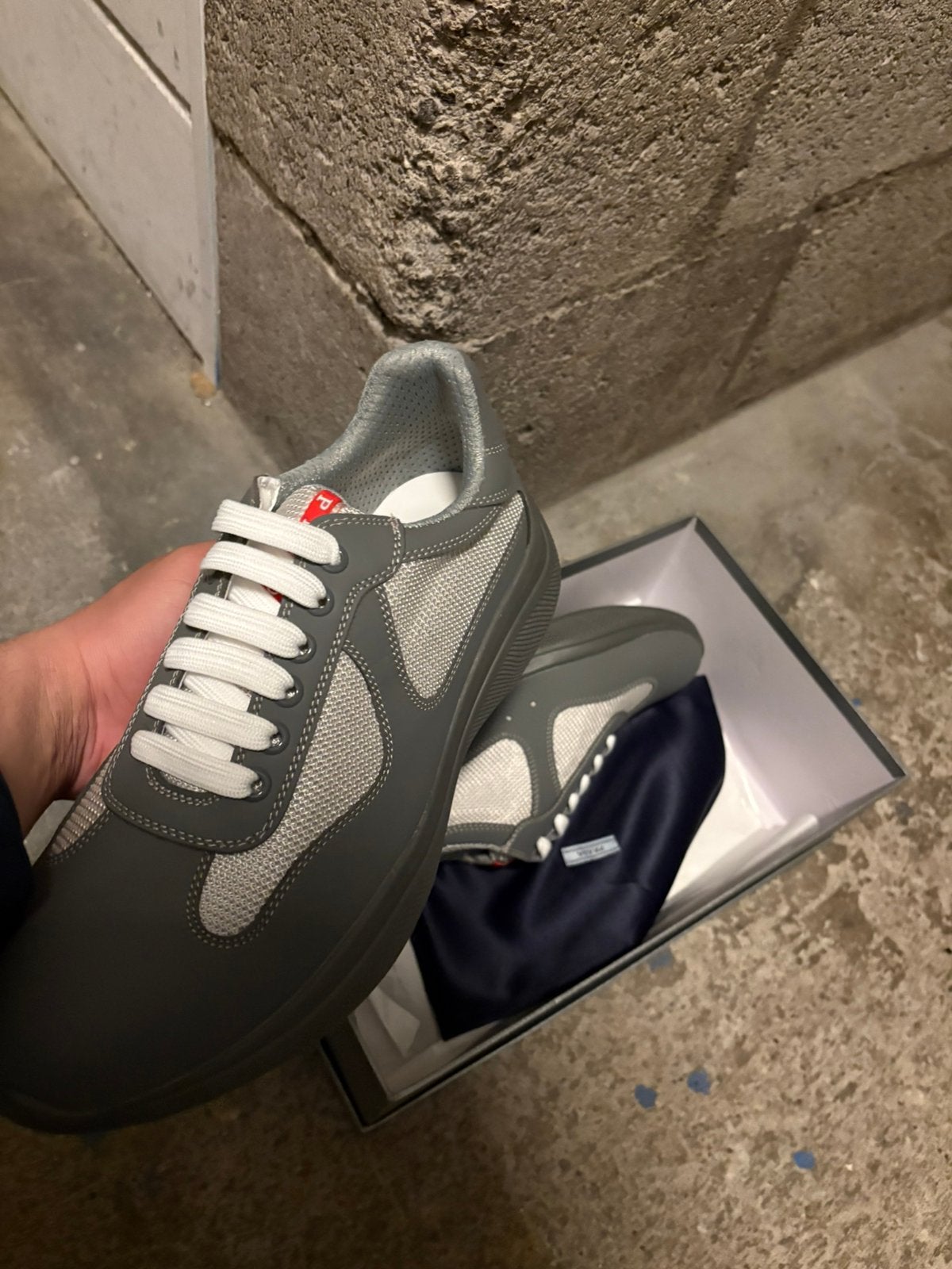 Prada cups grey maat 41, Kleding | Heren, Schoenen, Ophalen of Verzenden, Zo goed als nieuw