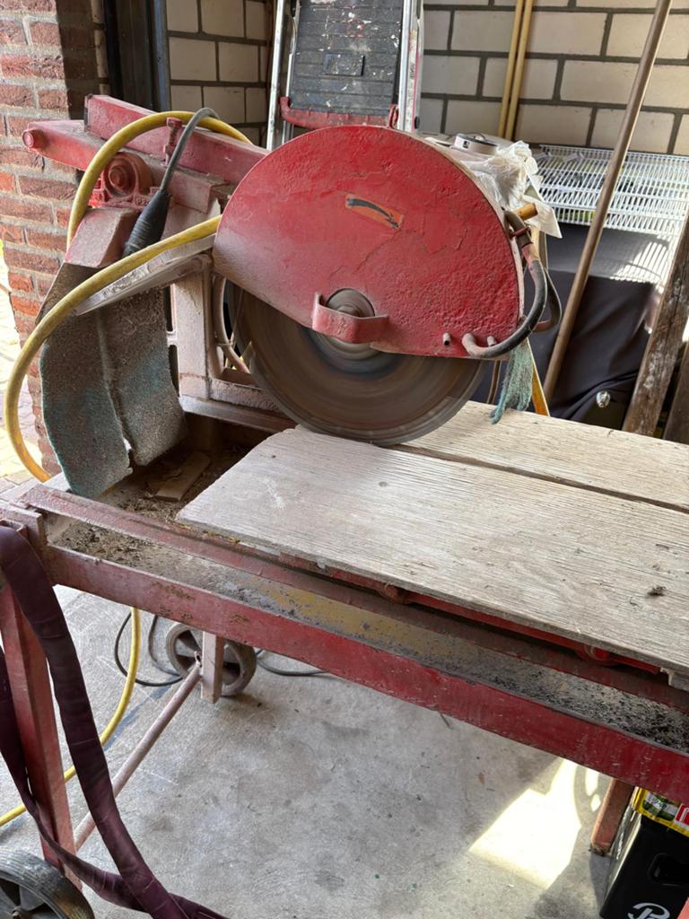 Tegelzaag steenzaag, Doe-het-zelf en Verbouw, Gereedschap | Zaagmachines, Minder dan 30 mm, Gebruikt, Overige typen, 600 tot 1200 watt