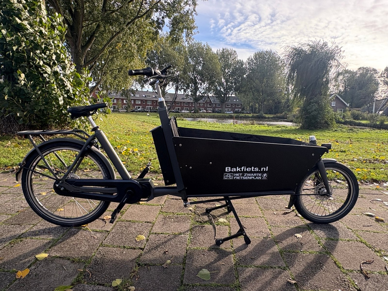 Elektrische Bakfiets met regenhuif -Zeer goede staat, 4 kinderen of meer, Elektrisch, Zo goed als nieuw, Ophalen