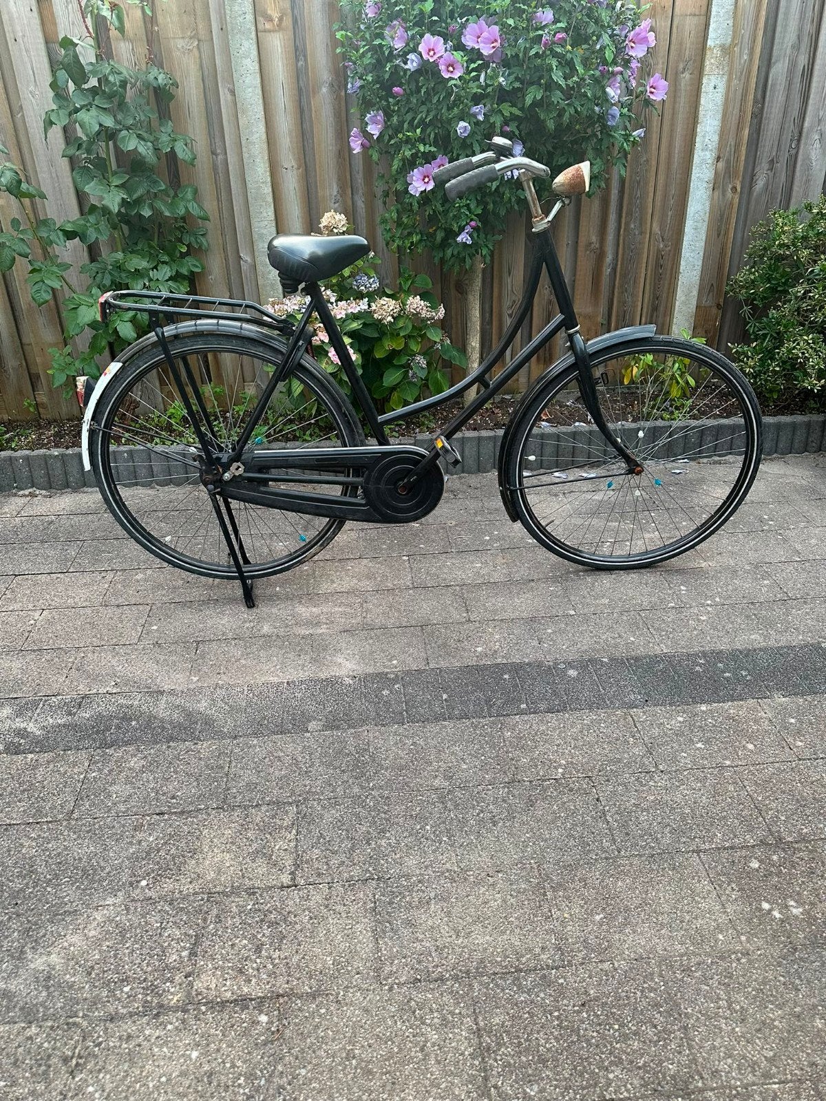 omafiets met fietsslot, Ophalen, Gebruikt