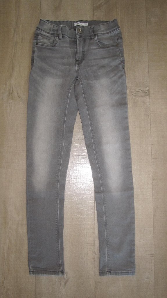 Name it grijze spijkerbroek maat 140 en maat 146., Kinderen en Baby's, Kinderkleding | Maat 140, Broek, Gebruikt, Ophalen of Verzenden