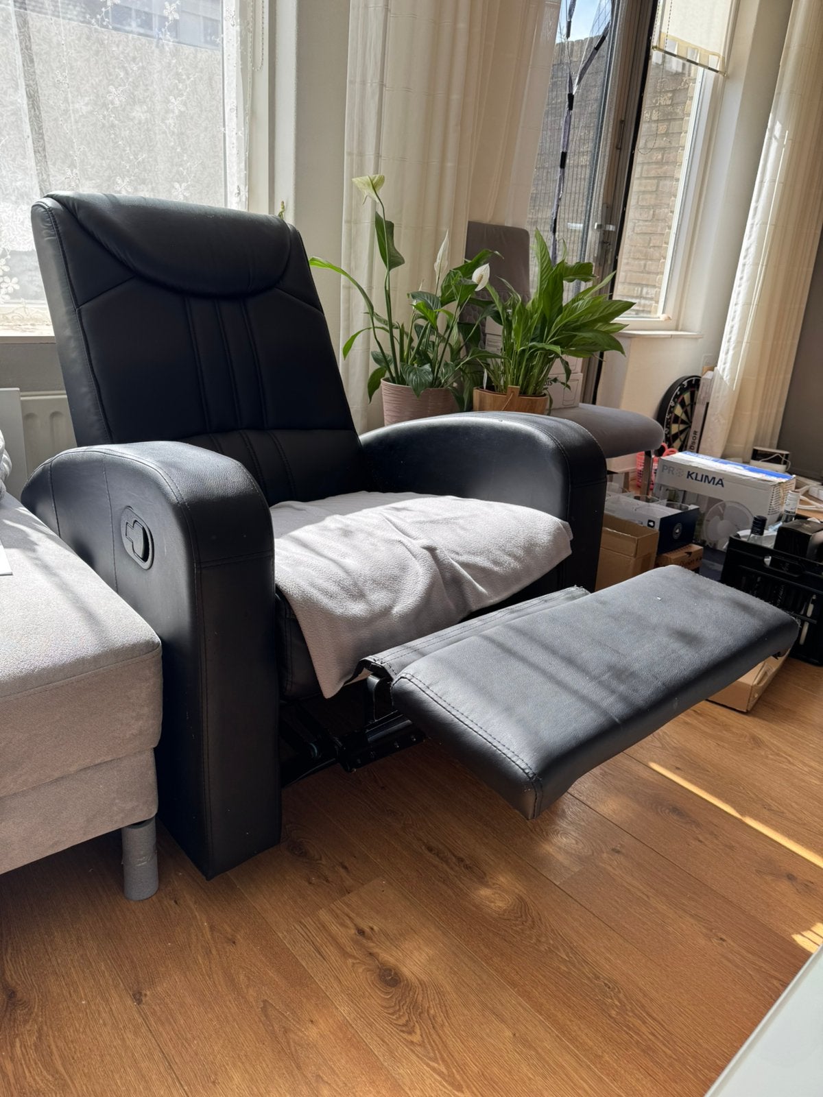 Zwarte uitklapbare relaxfauteuil, Ophalen, Gebruikt, Zwart, Leer