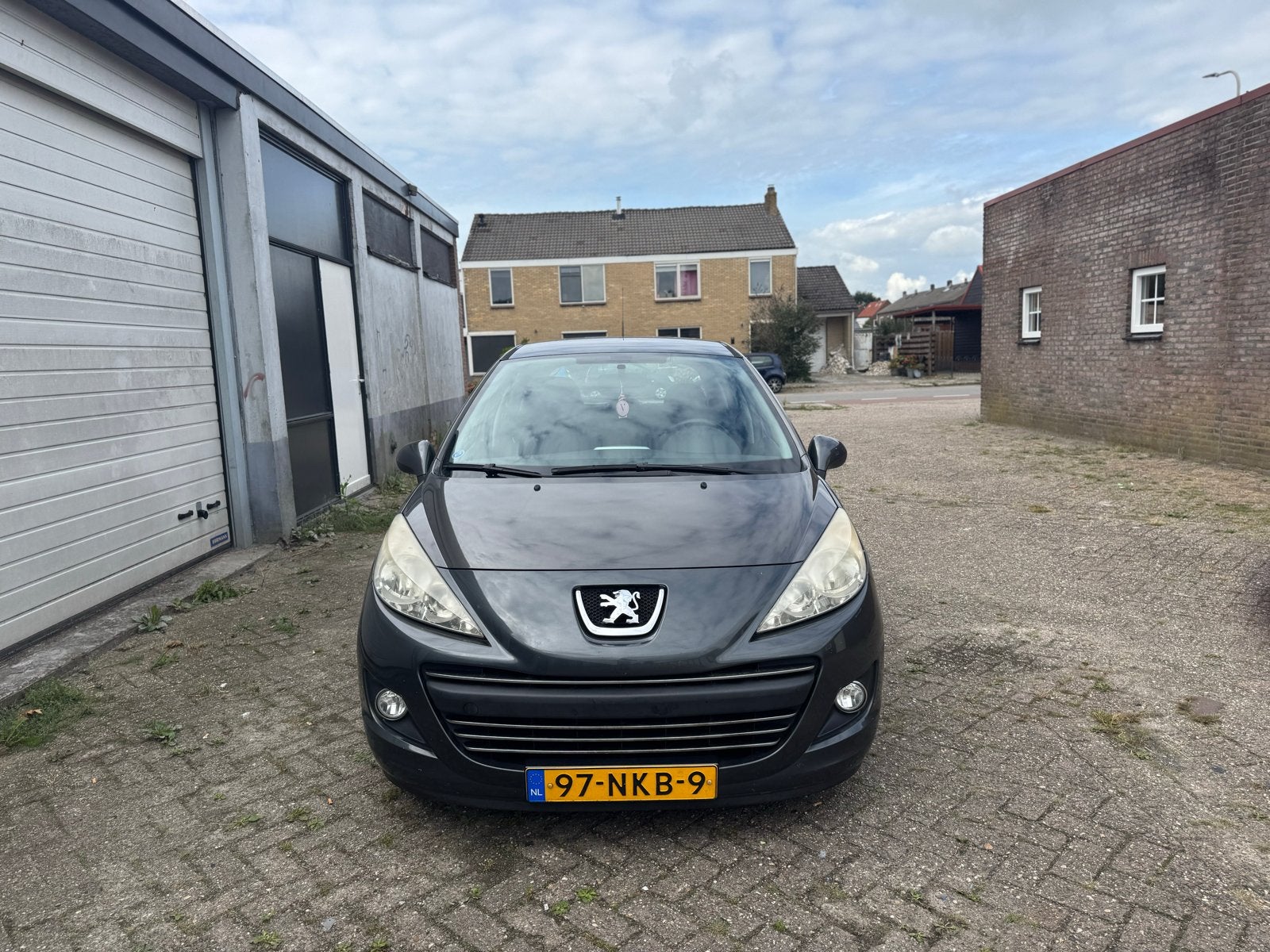 Peugeot 207 1.4 VTI 16V 5DRS 2010 Grijs, Auto's, Voorwielaandrijving, Origineel Nederlands, Handgeschakeld, Zilver of Grijs