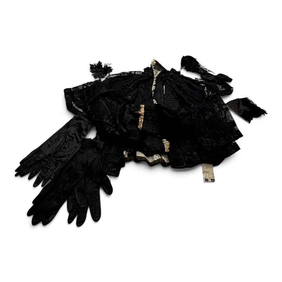 Lot diverse antieke zwarte kleding en accessoires, Antiek en Kunst, Ophalen of Verzenden, Dames