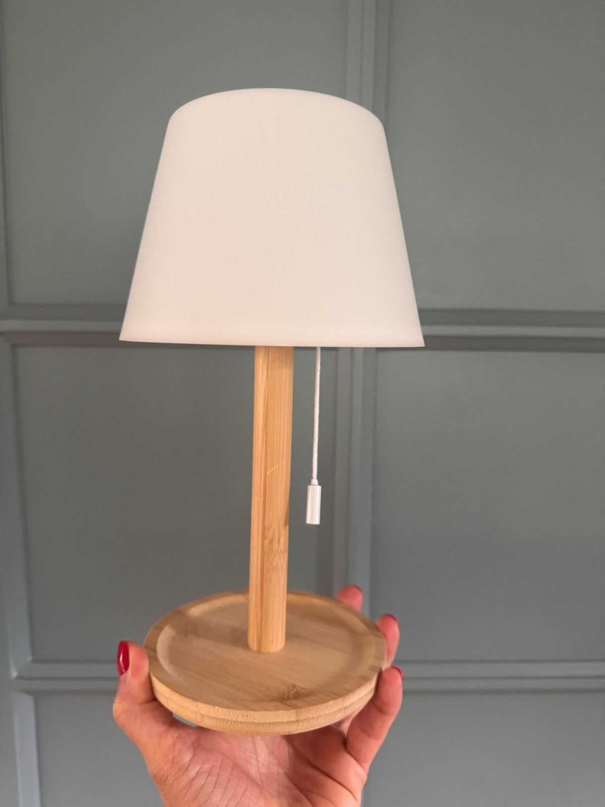 Draadloze Tafellamp met Bamboe Voet en Witte Kap, Huis en Inrichting, Lampen | Tafellampen, Ophalen, Nieuw, Wit, Sfeerlamp