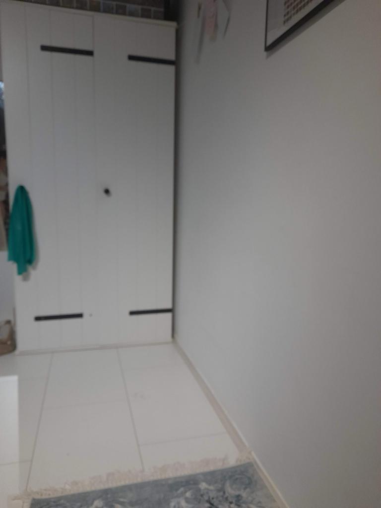 Witte Garderobekast met draaideuren, Huis en Inrichting, Ophalen, Met deur(en), Gebruikt, 200 cm of meer
