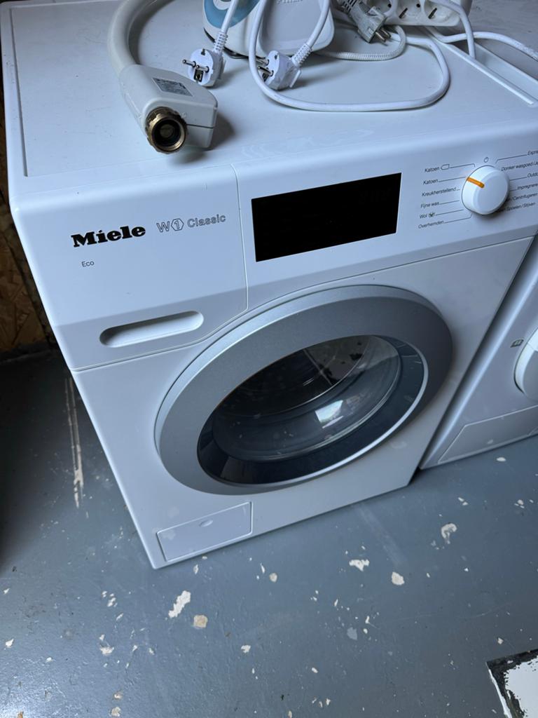 Miele W1 Classic Eco - stroom draad defect., Ophalen, 1200 tot 1600 toeren, 8 tot 10 kg, Zo goed als nieuw