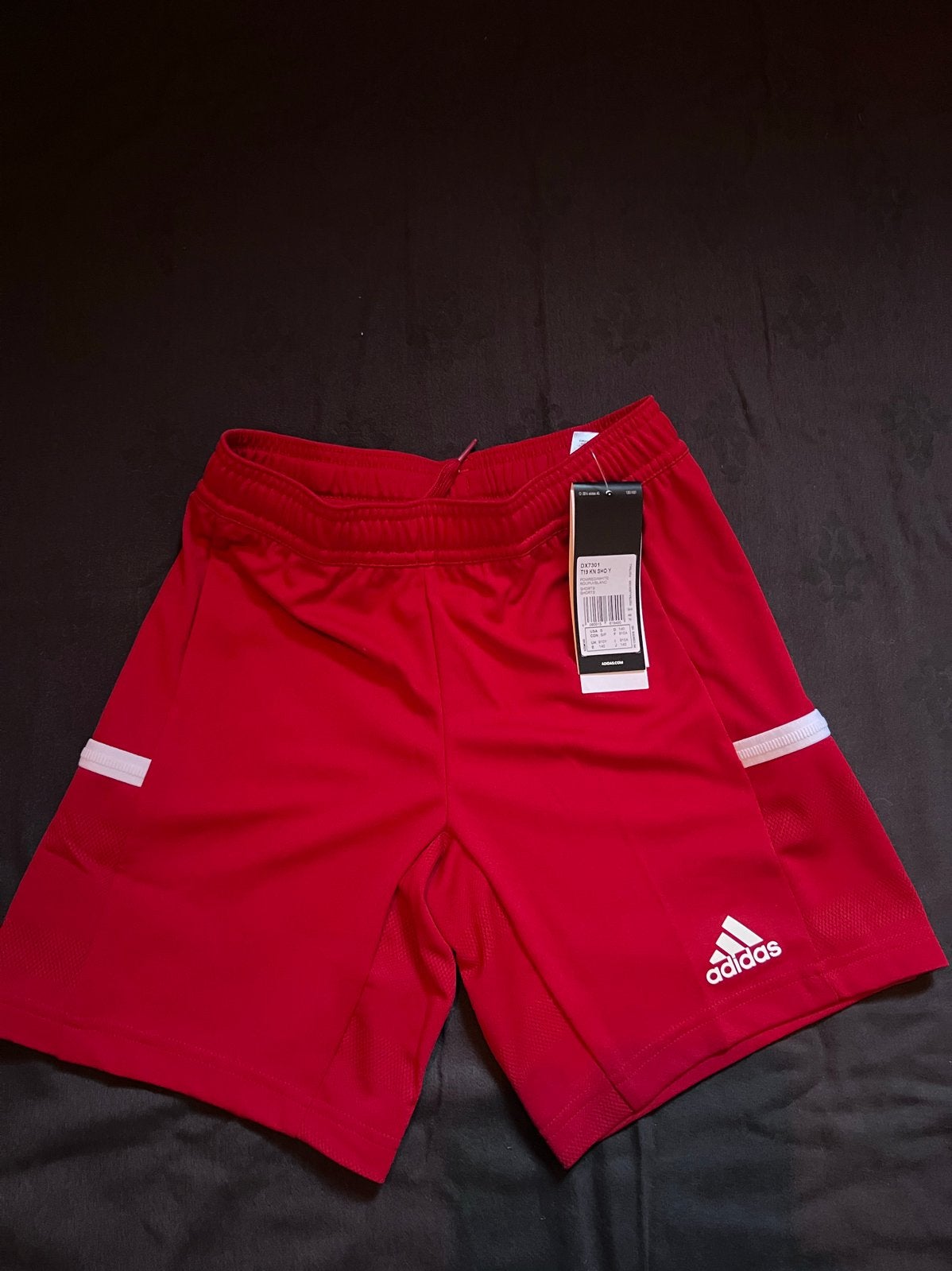 Adidas kinder short Rood Maat 140 Nieuw met label, Nieuw, Overige maten, Ophalen of Verzenden, Voetbal
