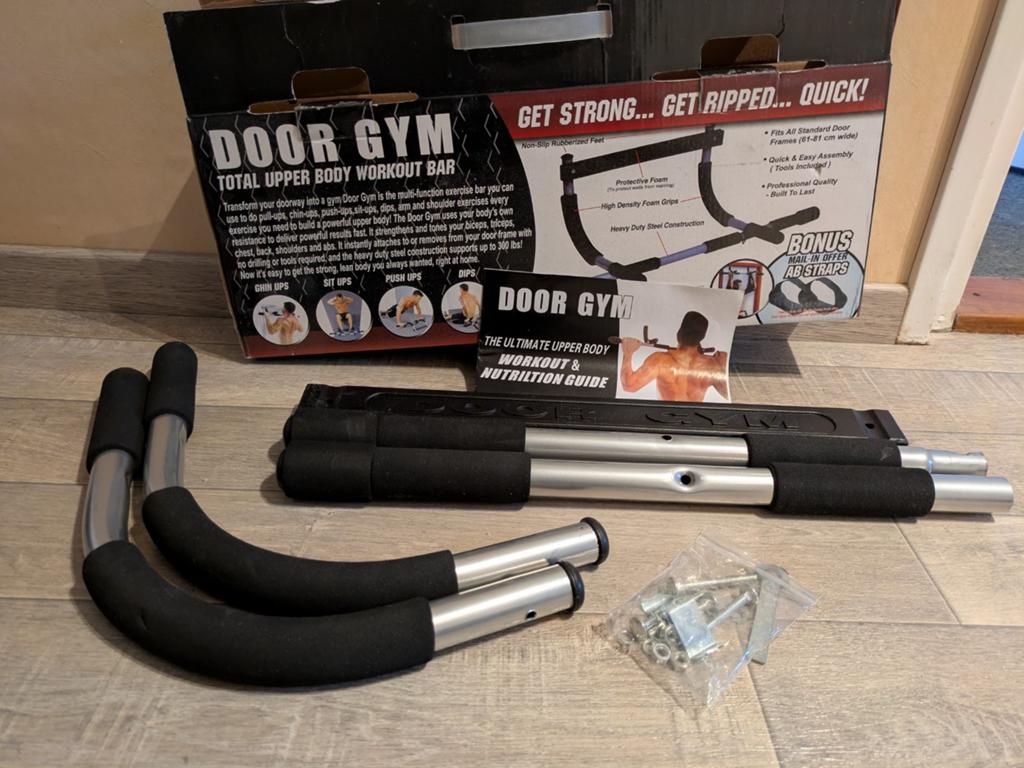 Door Gym optrekstang - Train je bovenlichaam thuis, Sport en Fitness, Fitnessmaterialen, Ophalen of Verzenden, Zo goed als nieuw