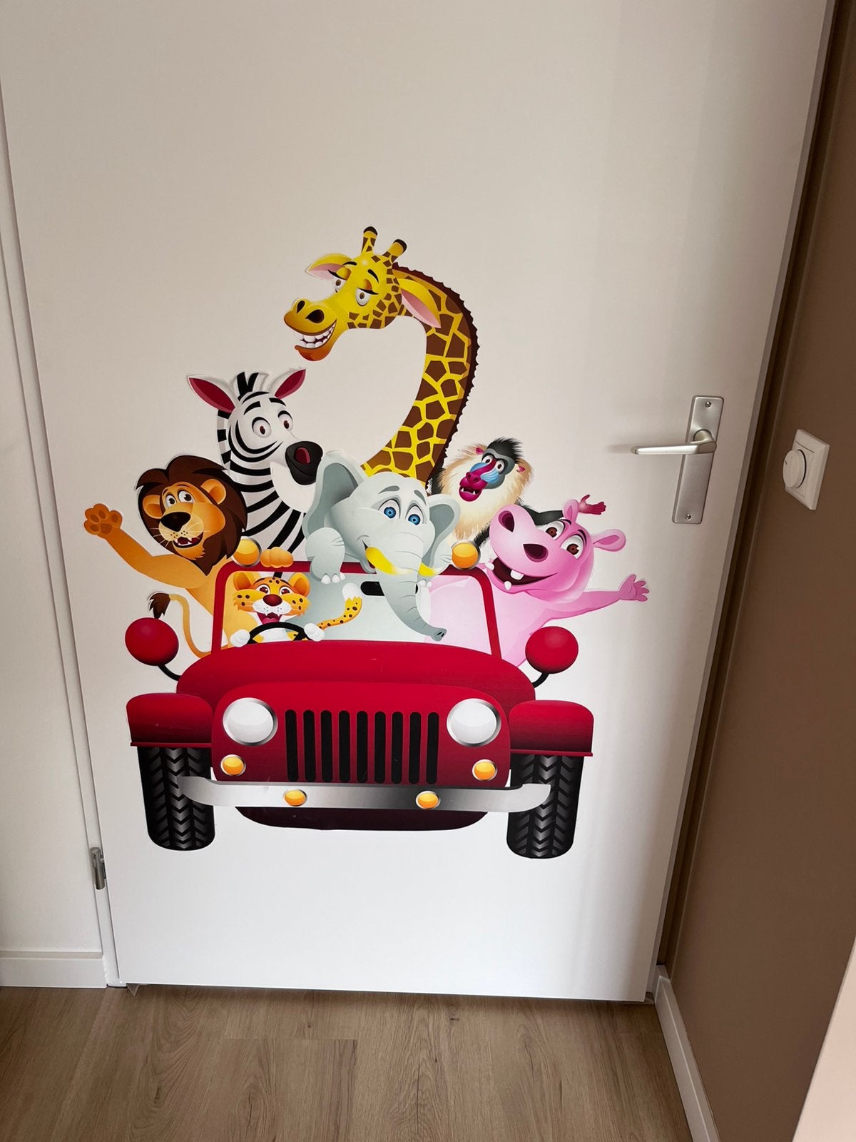 Muursticker sticker dieren jeep groot kind prachtige kleuren, Ophalen of Verzenden, Zo goed als nieuw, Wanddecoratie