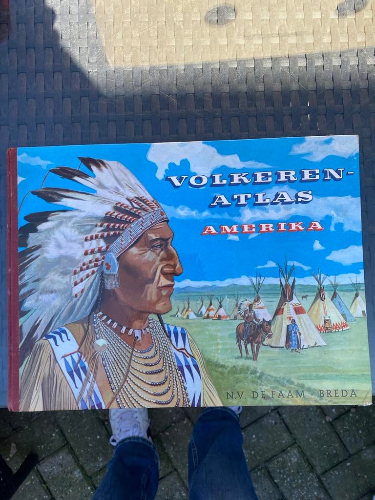Volkeren-Atlas Amerika - N.V. De Faam Breda, Boeken, Atlassen en Landkaarten, Gelezen, Overige atlassen, Ophalen of Verzenden
