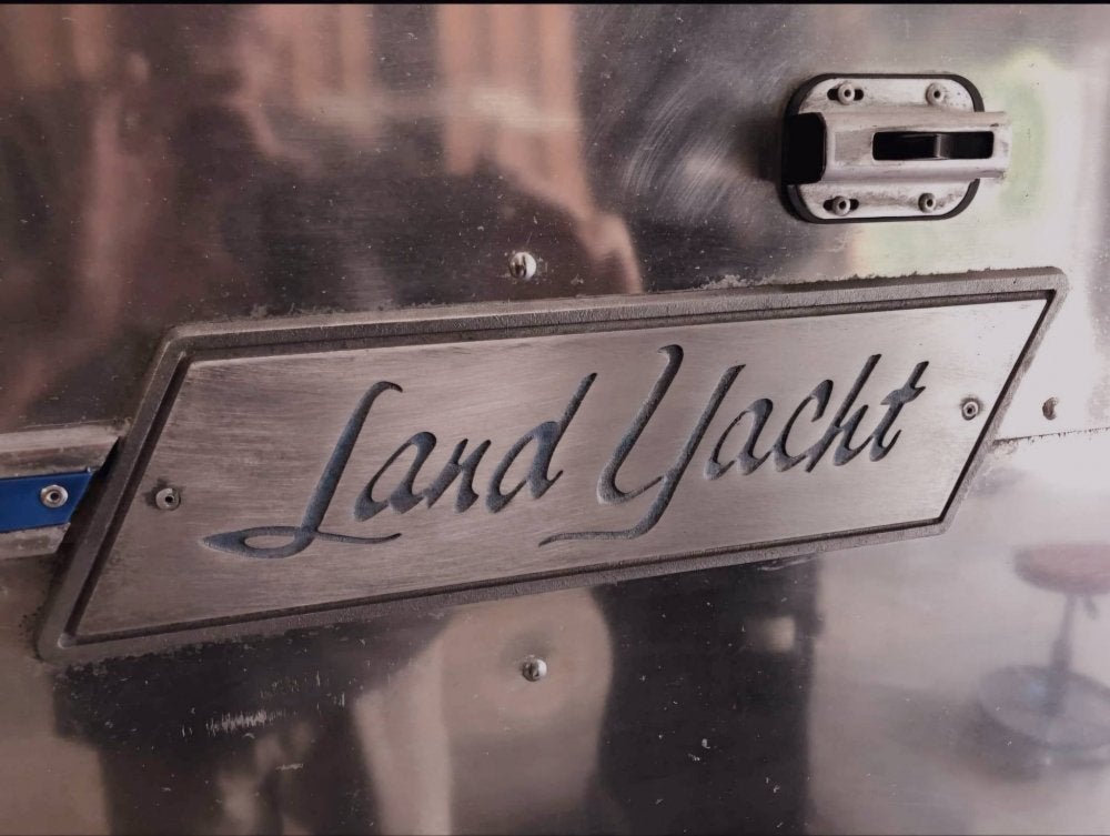 Vintage Land Yacht embleem van een Airstream caravan., Ophalen of Verzenden, Gebruikt, Auto's