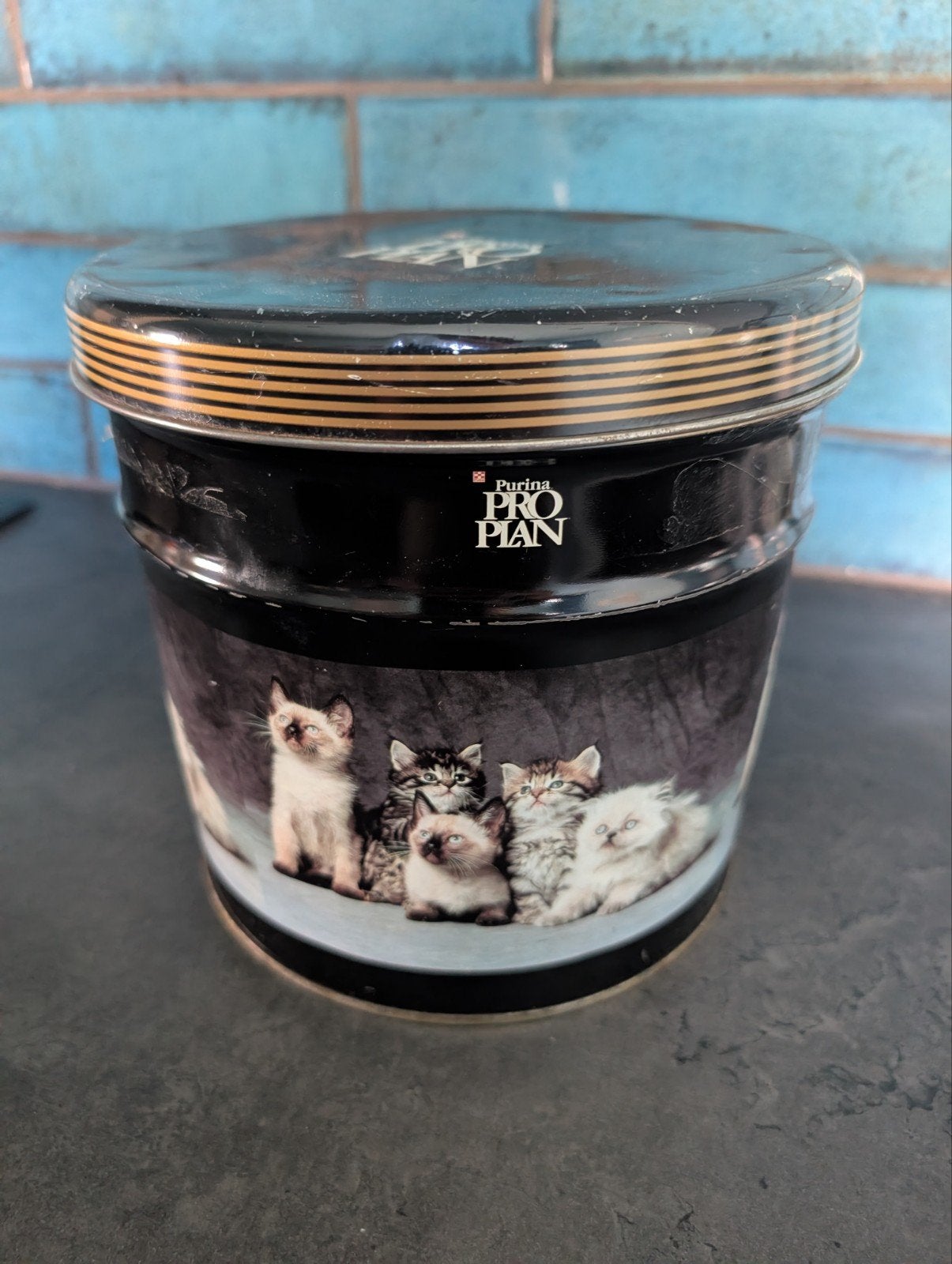 Groot blik met katten afbeeldingen - gratis afhalen, Ophalen, Gebruikt