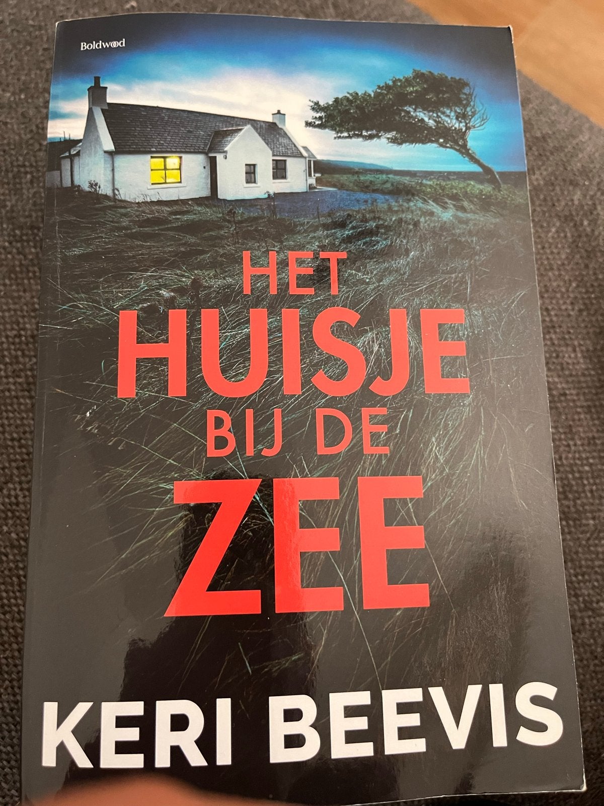 Het Huisje bij de Zee - Keri Beevis (Thriller), Ophalen of Verzenden, Gelezen, Nederland