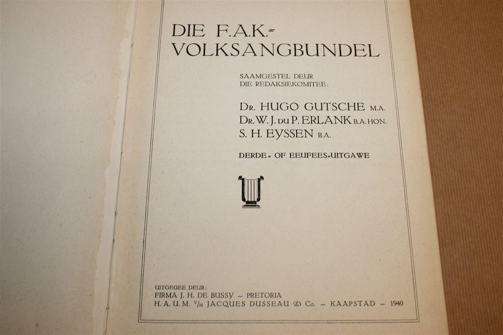FAK-Volksangbundel — Suid-Afrikaanse Liederenbundel 1940, Boeken, Ophalen of Verzenden, Gelezen, Artiest