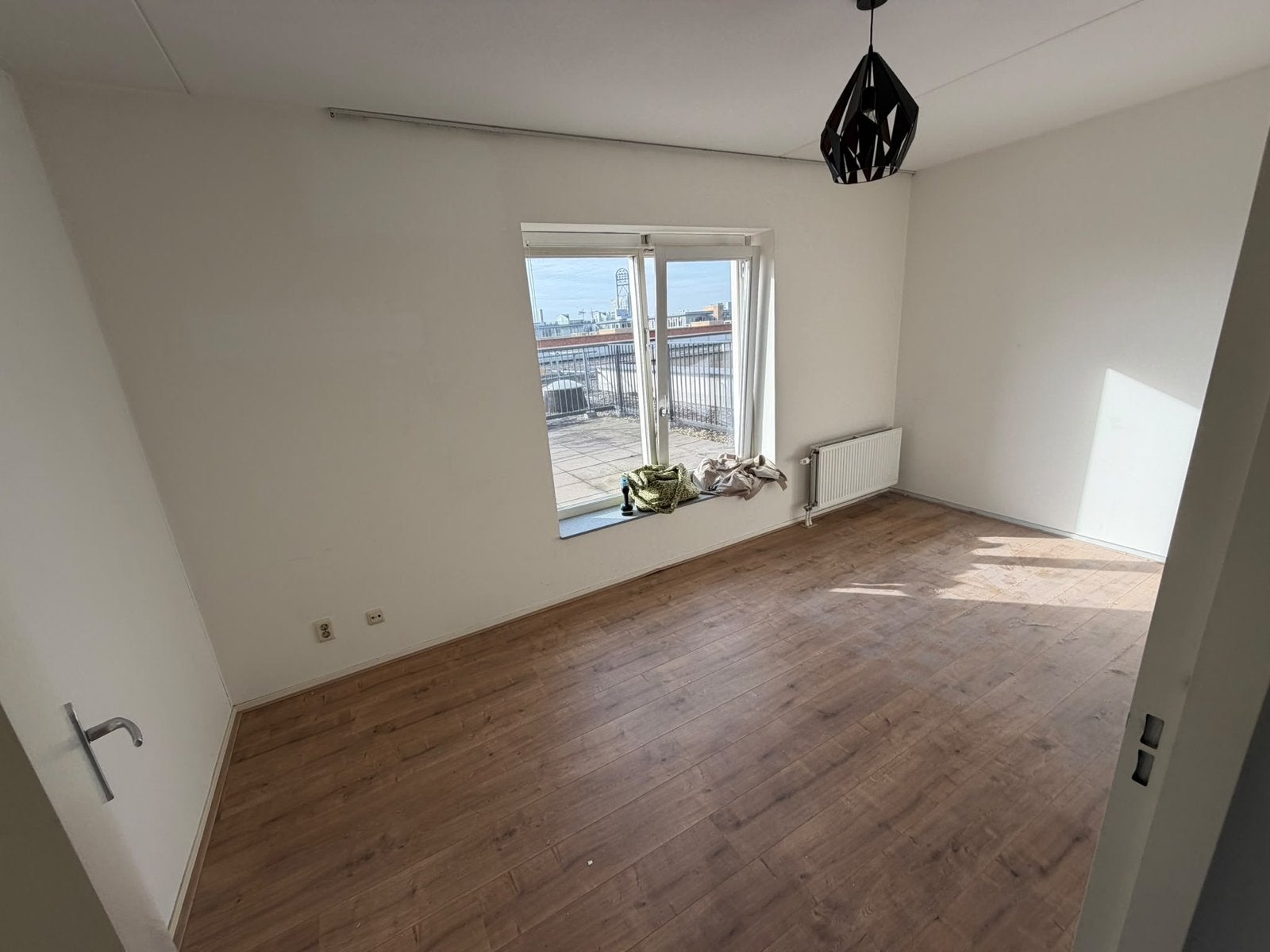 Hoogwaardig laminaatvloer (95m2) - Zelf verwijderen, Ophalen, 50 tot 150 cm, Zo goed als nieuw, 10 m² of meer