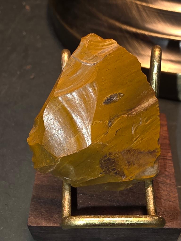 Vuistbijl prehistorie Neanderthaler artefact, Verzamelen, Ophalen of Verzenden