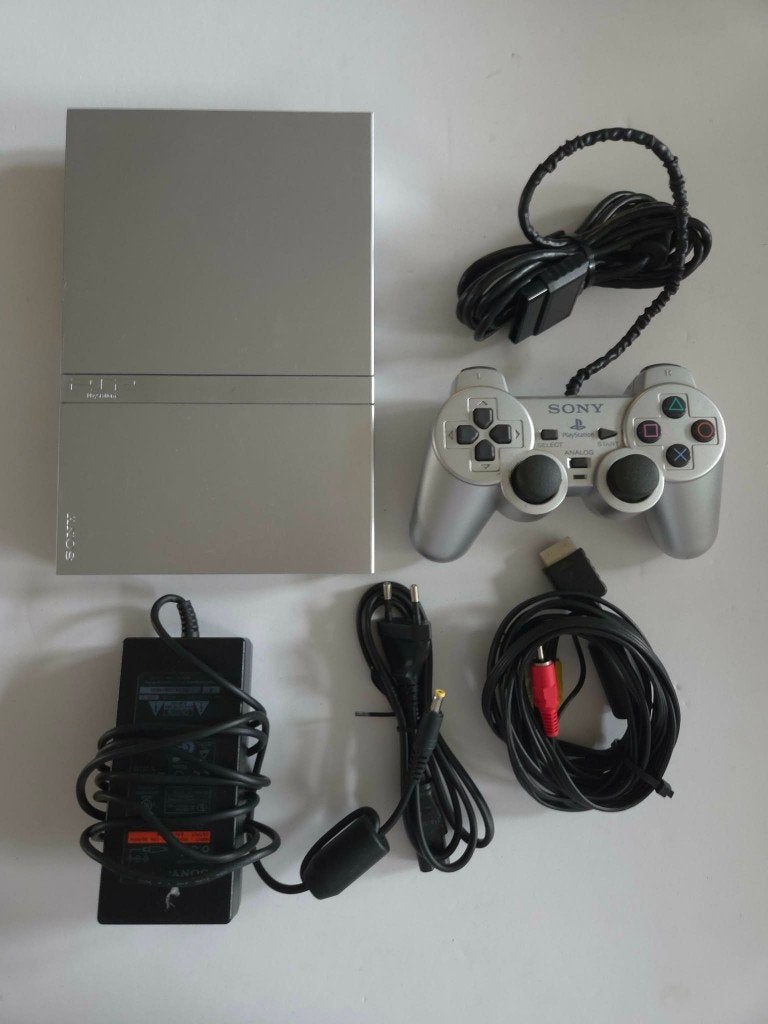 Playstation 2 Slim Zilver inclusief Dualshock 2 controller, Spelcomputers en Games, Spelcomputers | Sony PlayStation 2, Ophalen of Verzenden