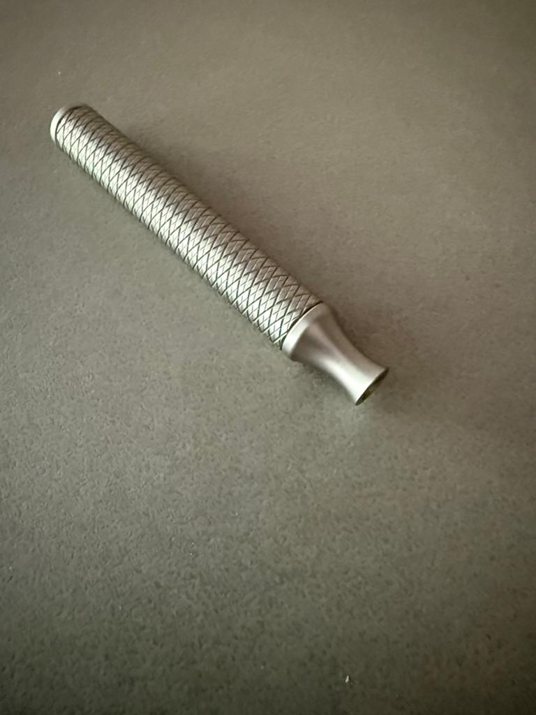 Safety razor Karve handvat, Ophalen of Verzenden, Zo goed als nieuw, Gehele gezicht