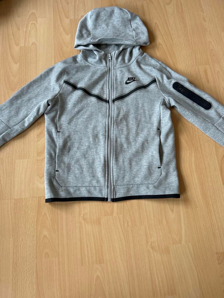 Nike Tech Fleece Hoodie Grijs Maat M (137-147cm), Ophalen, Gebruikt, Jongen of Meisje