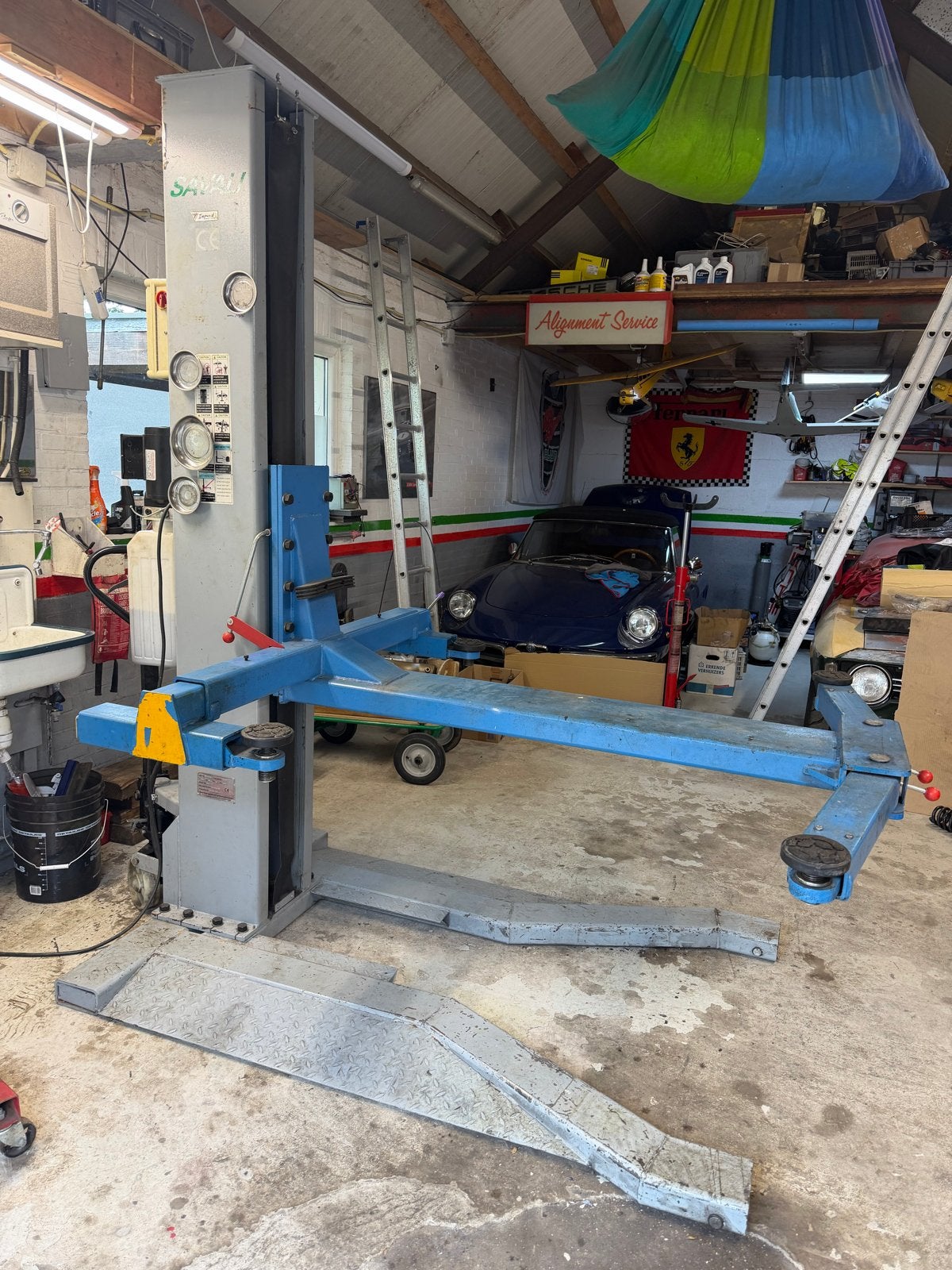 Mobiele 1-koloms hefbrug - 2500 kg capaciteit, Auto diversen, Ophalen, Zo goed als nieuw