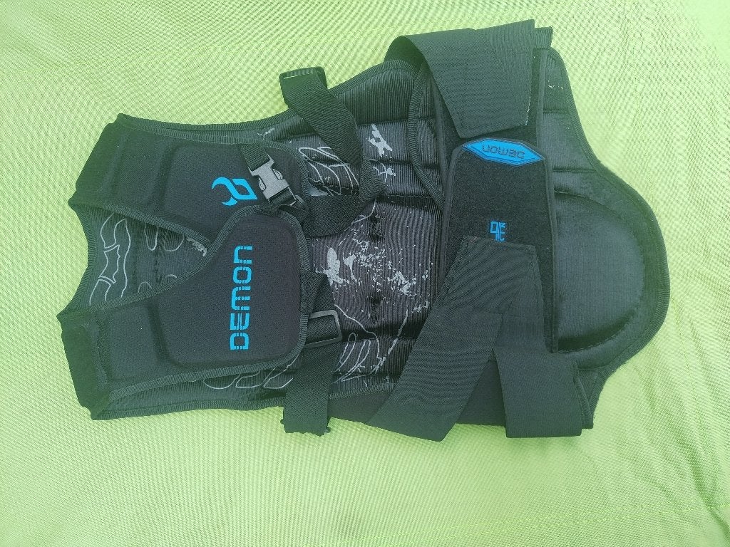 Demon rugbeschermer / body protector maat M – 57 cm, Sport en Fitness, Ophalen, Zo goed als nieuw, Helm of Bescherming