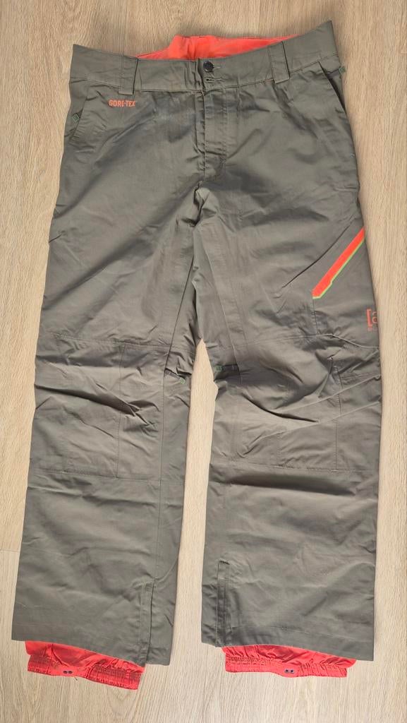 Snowboardbroek Burton AK mt. L in goede staat!, Sport en Fitness, Snowboarden, Ophalen, Gebruikt, Kleding