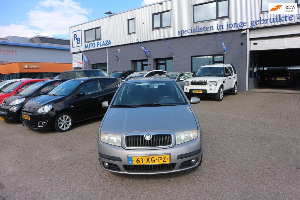 Skoda Fabia Combi 1.4-16V Spirit+ / LEES TEKST / HANDELS + E, Voorwielaandrijving, Gebruikt, 4 cilinders, Origineel Nederlands