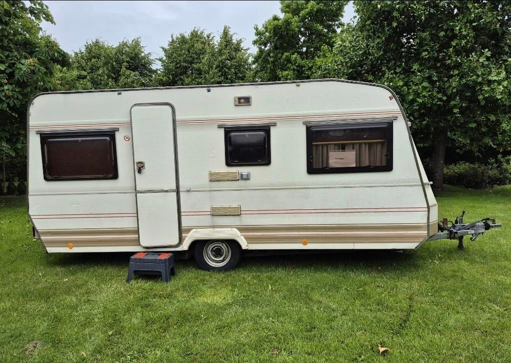 Dethleffs Caravan - Ideaal voor avontuurlijke reizen, Caravans en Kamperen, Caravans, Standaardzit, Omvormbare zithoek, Luifel